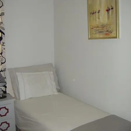 Lisbon Inn Apartments דירה